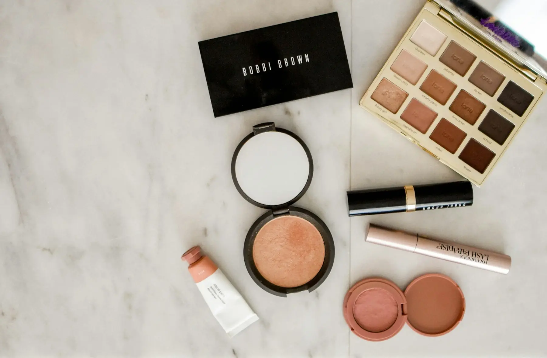 Behind the Chair: What Is Inside My Professional Makeup Kit